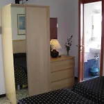 فندق Delle Mimose 3*