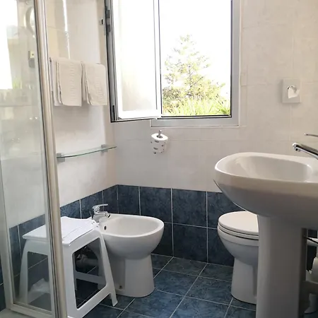 德尔米莫斯酒店
