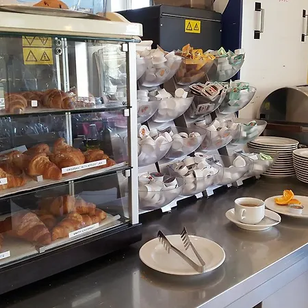 德尔米莫斯酒店 酒店